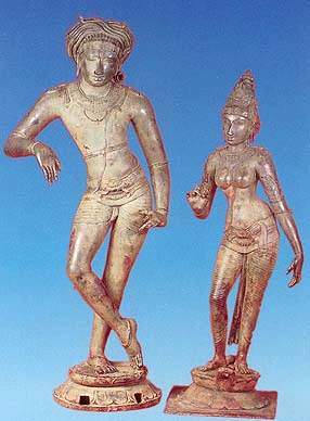 Escultura de Shiva y Párvati. El mantra Om Namah Shivaya se canta durante todo el día y la noche. Se dice que este poderoso mantra es capaz de liberarte espiritualmente