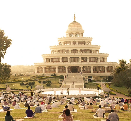 El Ashram es un lugar de meditación y enseñanza hinduista, tanto religiosa como cultural.