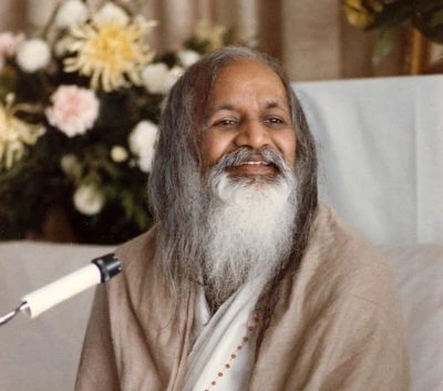 Maharishi es un gran Rishi (‘sabio, santo’), hace referencia a algunos de los grandes sabios de la antigüedad védica.